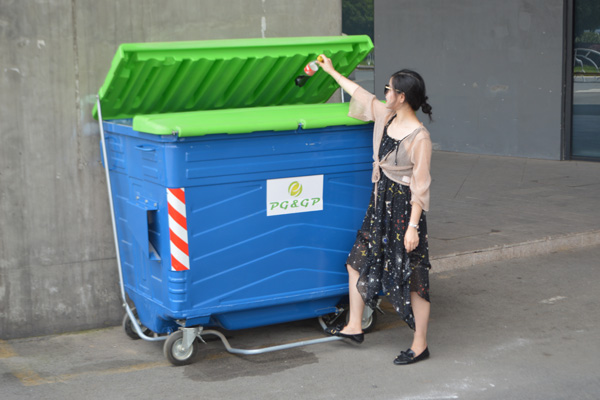 1700 liter metal waste container